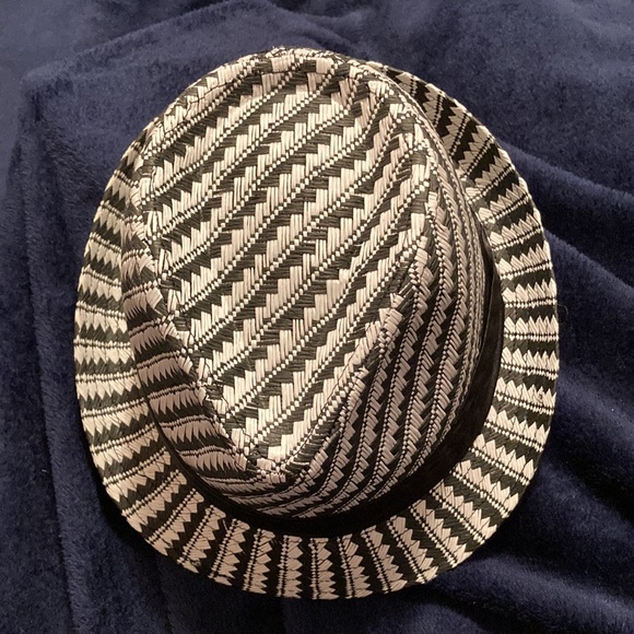 ⭐️ Host Pick!!!! ⭐️ - Unisex Woven Straw Hat Black White Satin Band - Picture 5 of 11